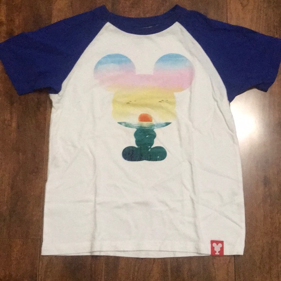 Uniqlo x Disney Shirt - Picture 1 of 4